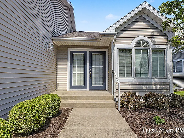 2107 Blue Bellway NW — Photo 2