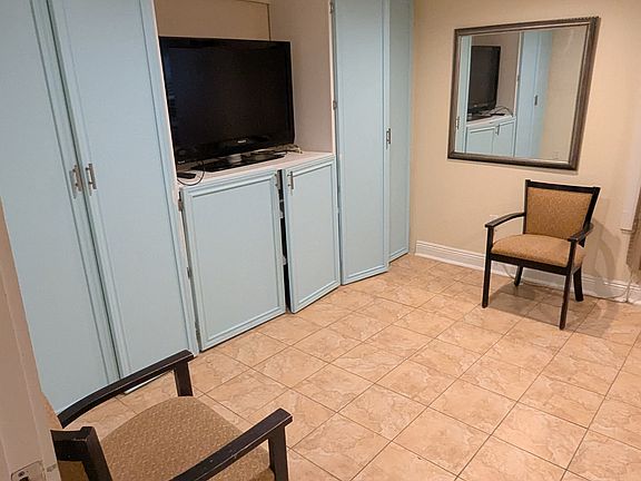 4th image of 2319 Short St #A