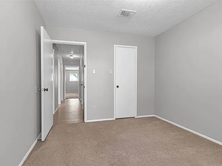 2710 Green Fields Dr — Photo 21