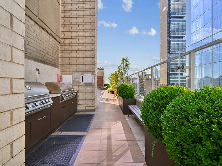 280 Park Ave S #21D — Photo 10