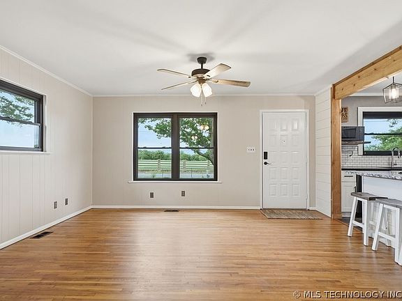 5th image of 11165 E 530th Rd
