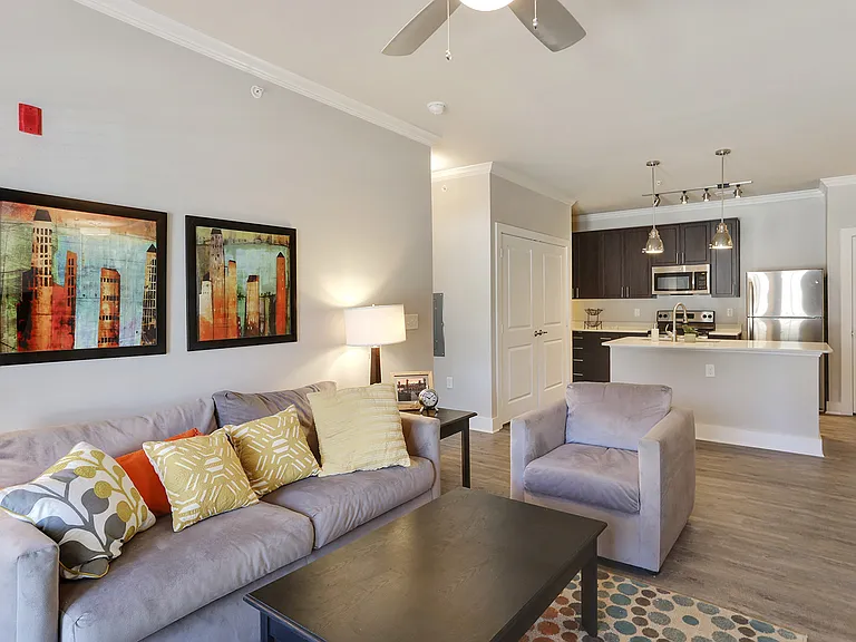 Creekside Crossing Apartments — Photo 18