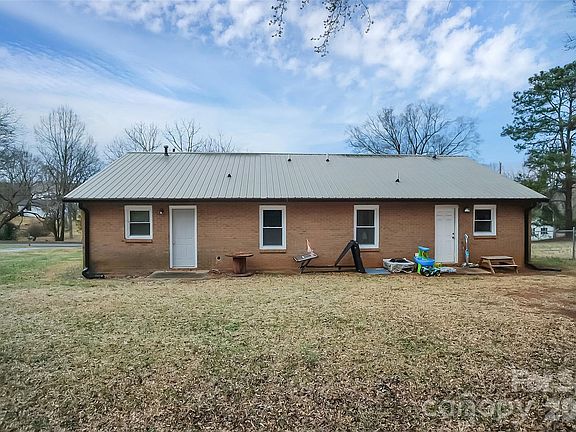 5th image of 708-710 Harmon Rd