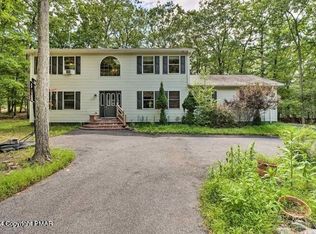 108 Bond Ct, Bushkill, PA 18324