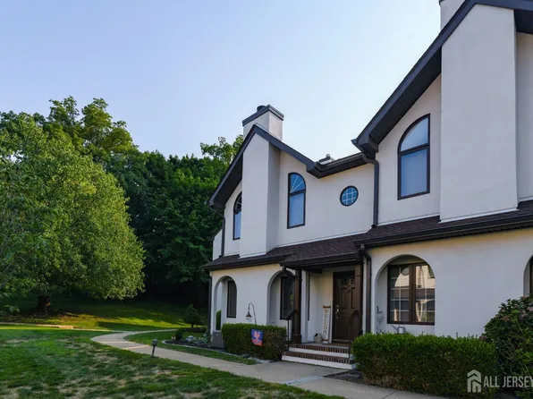 44 Tower Hill Dr, Red Bank, NJ 07701