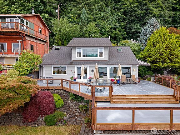 2nd image of 4923 Sunrise Beach Road NW