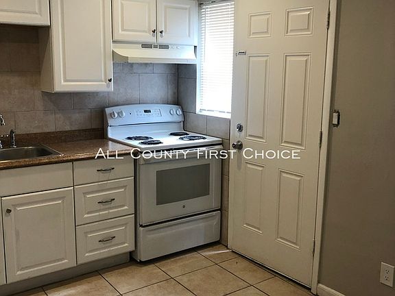 3rd image of 218 S Hillcrest Ave
