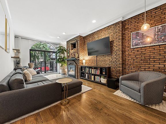 2nd image of 243 E 77th St APT 2A