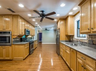 1304 N Trinity St, Decatur, TX 76234