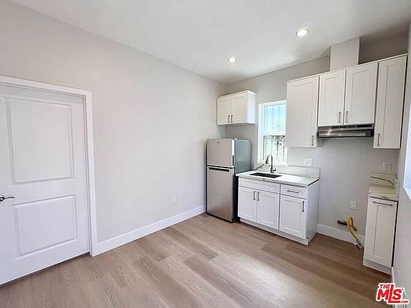 3rd image of 446 W 88th St #1/2