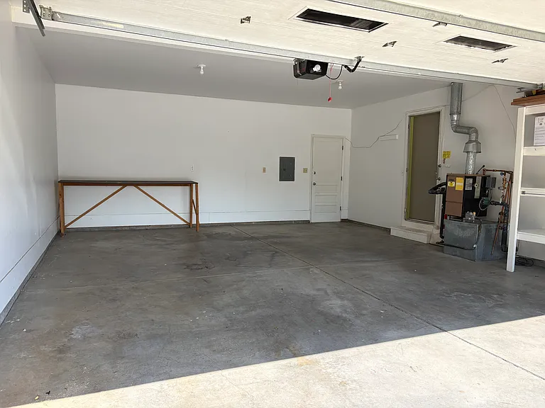 1316 Kent Ave — Photo 4