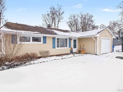 5380 Pontiac Lake Rd, Waterford, MI, 48327