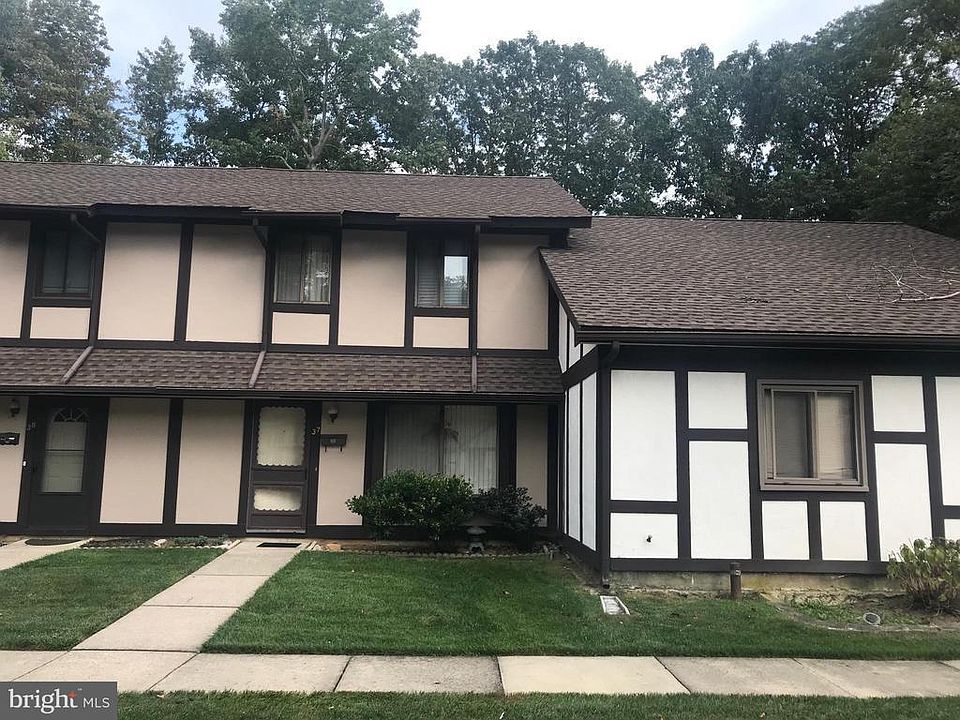 1st image of 37 White Birch Ct