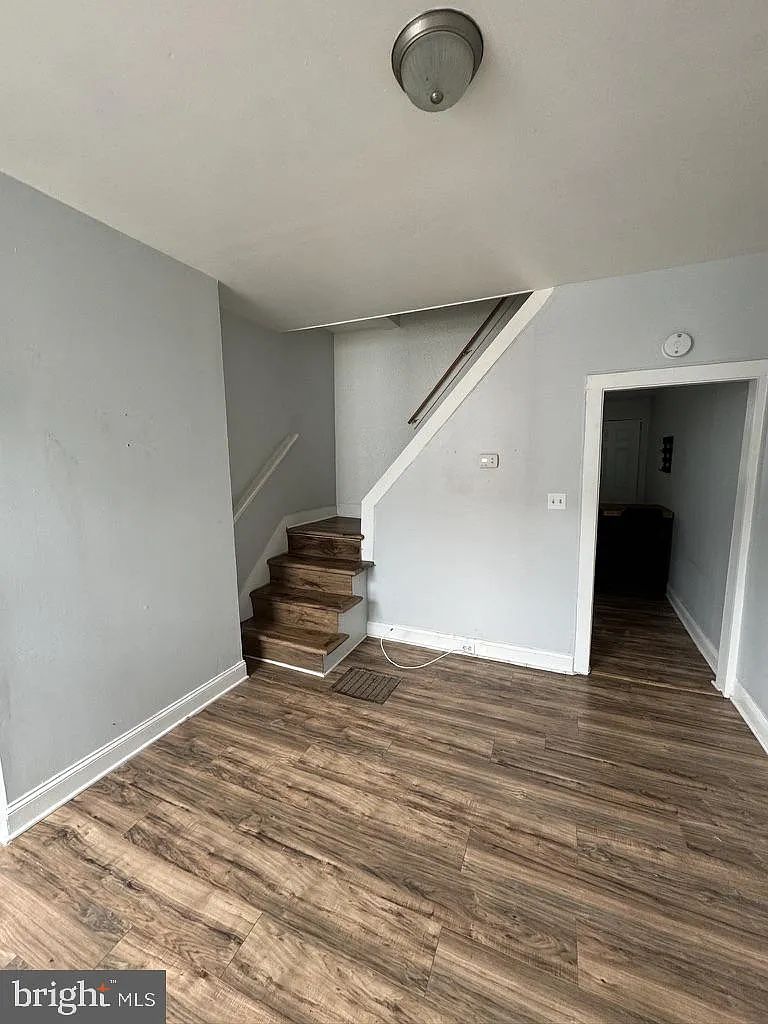 2 bed, 1.0 bath, 672 sqft, $1,599 — Photo 2