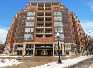 437 W Division St APT 812, Chicago, IL 60610