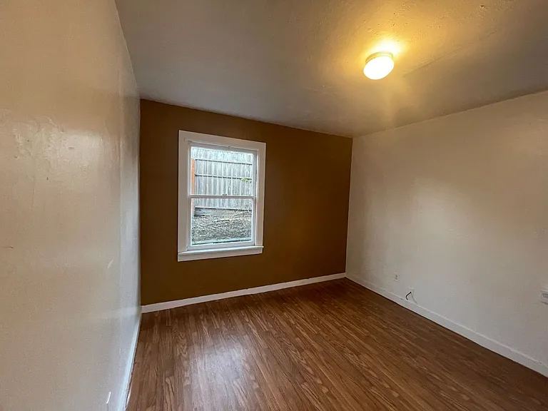 576 Main St — Photo 34