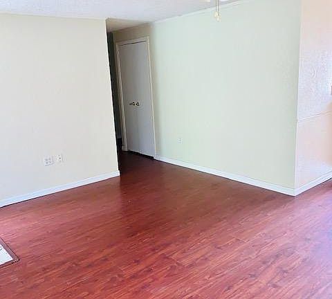 3rd image of 6620 SE 25th Ave