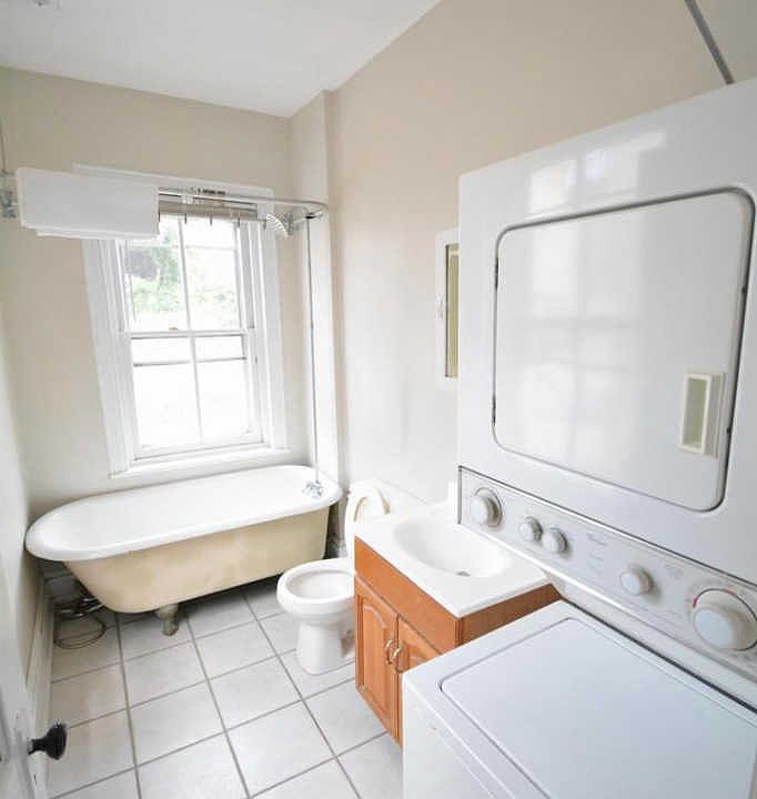 2nd image of 4253 Ridge Ave APT 3R