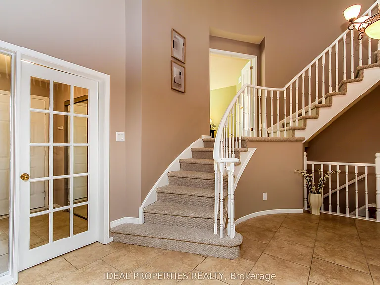 39 Huntings End Ave — Photo 5