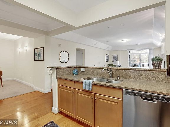 Open and Airy, Cook and Entertain