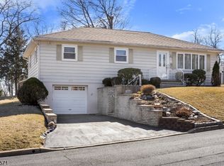 809 New York Ave, Raritan, NJ 08869