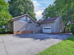 105 Fairview Dr, Williamsburg, VA 23188