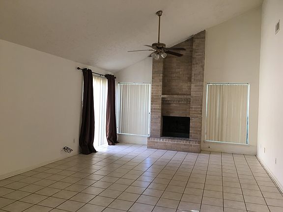 Very spacious living room