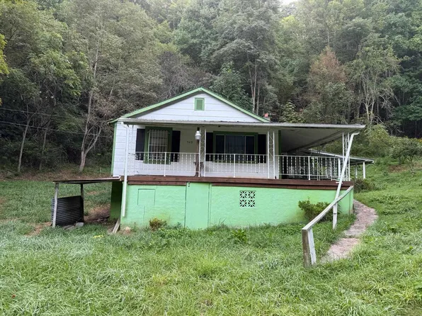 549 Dairy Barn Rd, Bluefield, VA 24605