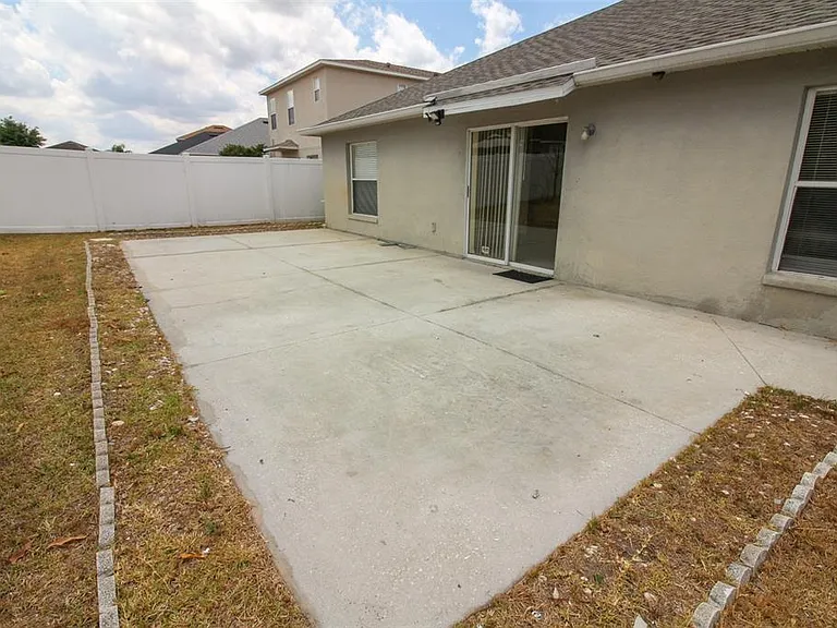 1702 Holton Rd — Photo 24