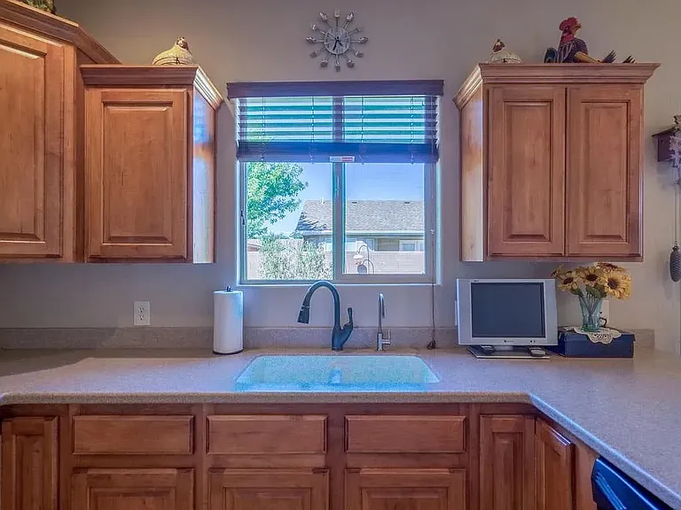 205 N 2940 E — Photo 12