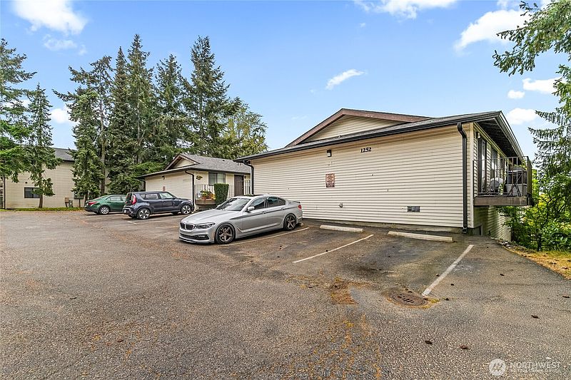 2nd image of 1252 Nevada Street