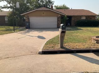 116 SE Trenton Rd, Lawton, OK 73501