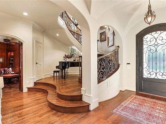 4th image of 14 Abbey Woods Ln