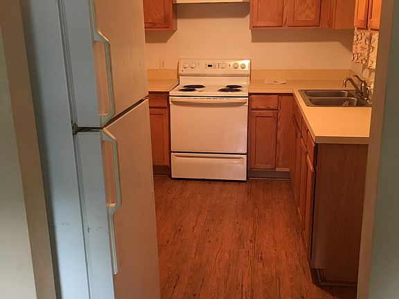 4th image of 722 Cypress Ave N
