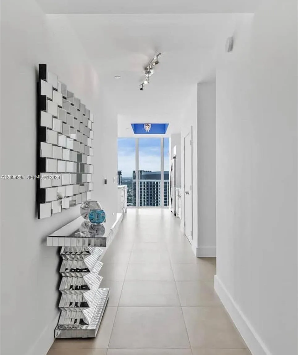Marinablue Condo — Photo 3