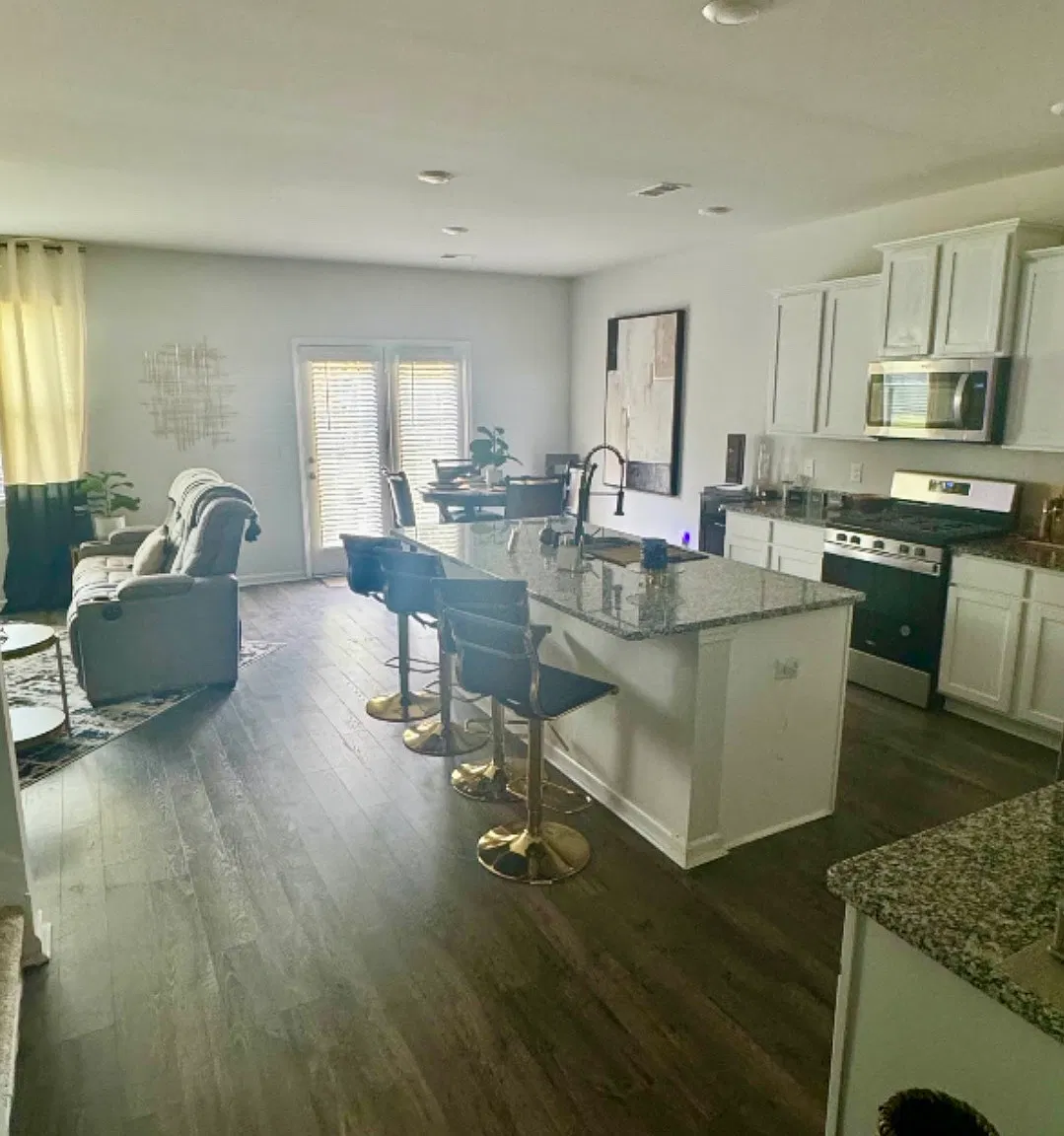 5 bed, 2511 sqft, $2,600 — Photo 4