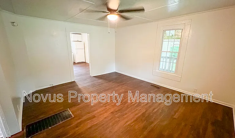 135 W Atlanta St — Photo 16