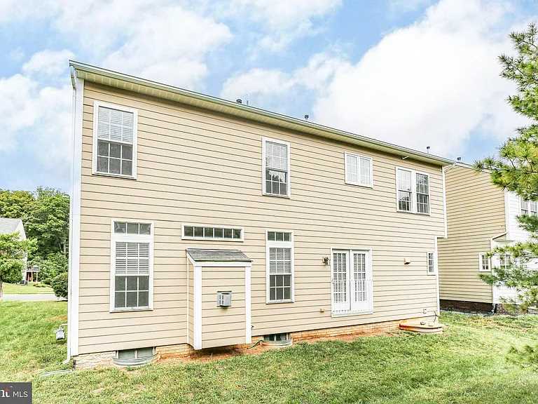 1002 Dorthea Ct — Photo 35