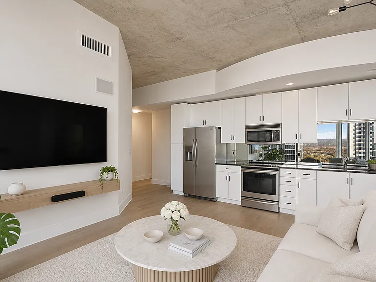 360 Nueces St #2102 — Photo 4
