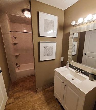 5th image of 5550 N Braeswood Blvd APT 124