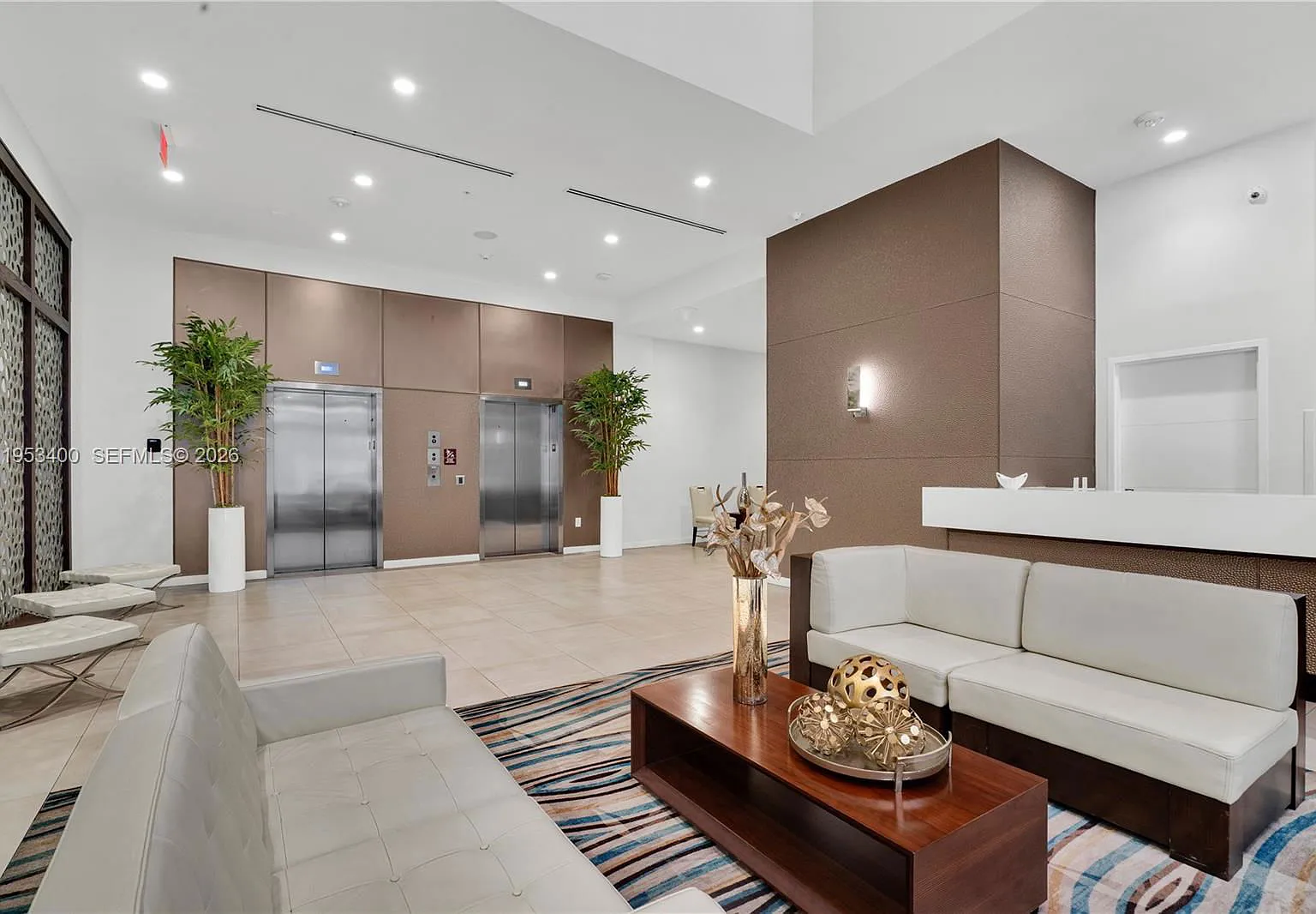 1 bed, 2.0 bath, 989 sqft, $2,600 — Photo 1