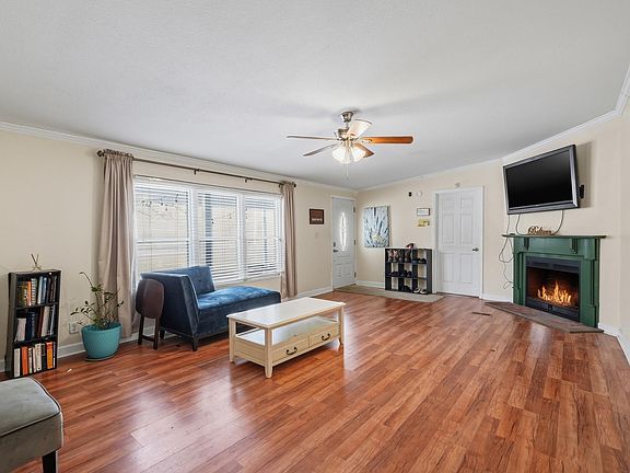 4th image of 1365 Carson Bridge Rd