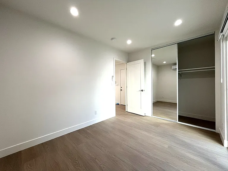 1734 Barry Ave #2 — Photo 9