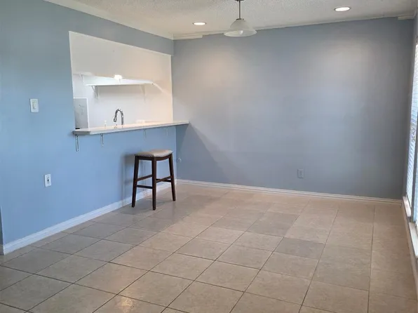 1016 E Tri Oaks Ln #86, Houston, TX 77043