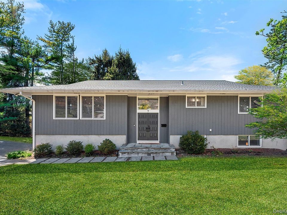 1st image of 7 Dogwood Lane