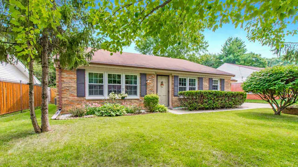 1416 N Autumn Ln photo 1