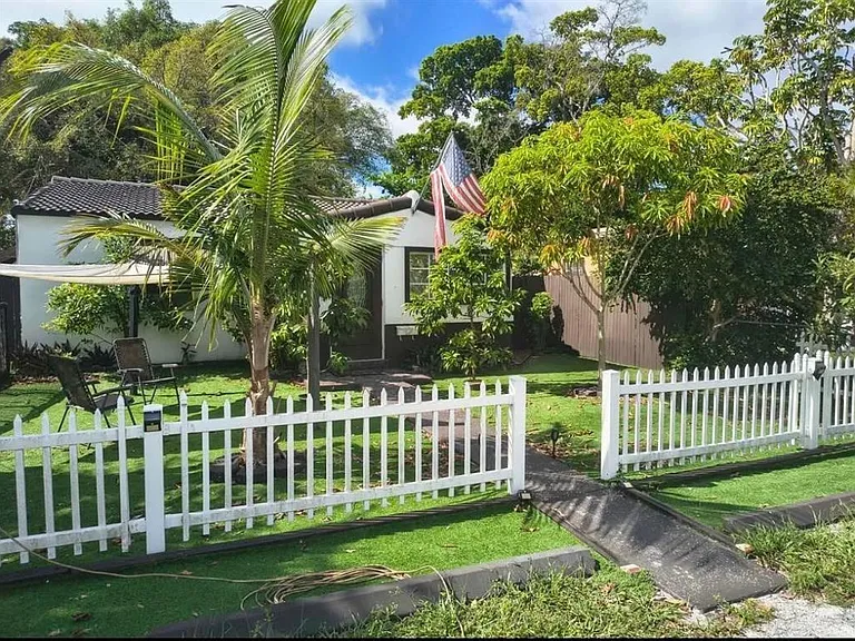 2206 Coolidge St — Photo 1