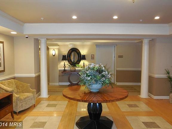 2nd image of 2903 Saintsbury Plz APT 101
