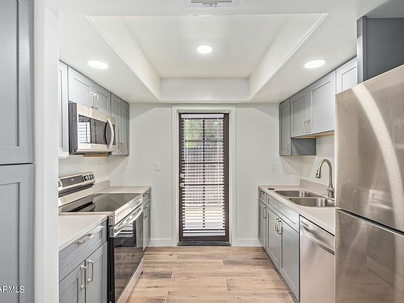 4th image of 1927 E HAMPTON Avenue #137