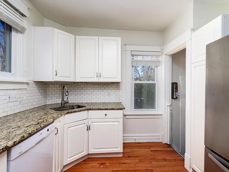 516 Goethe Ave — Photo 6